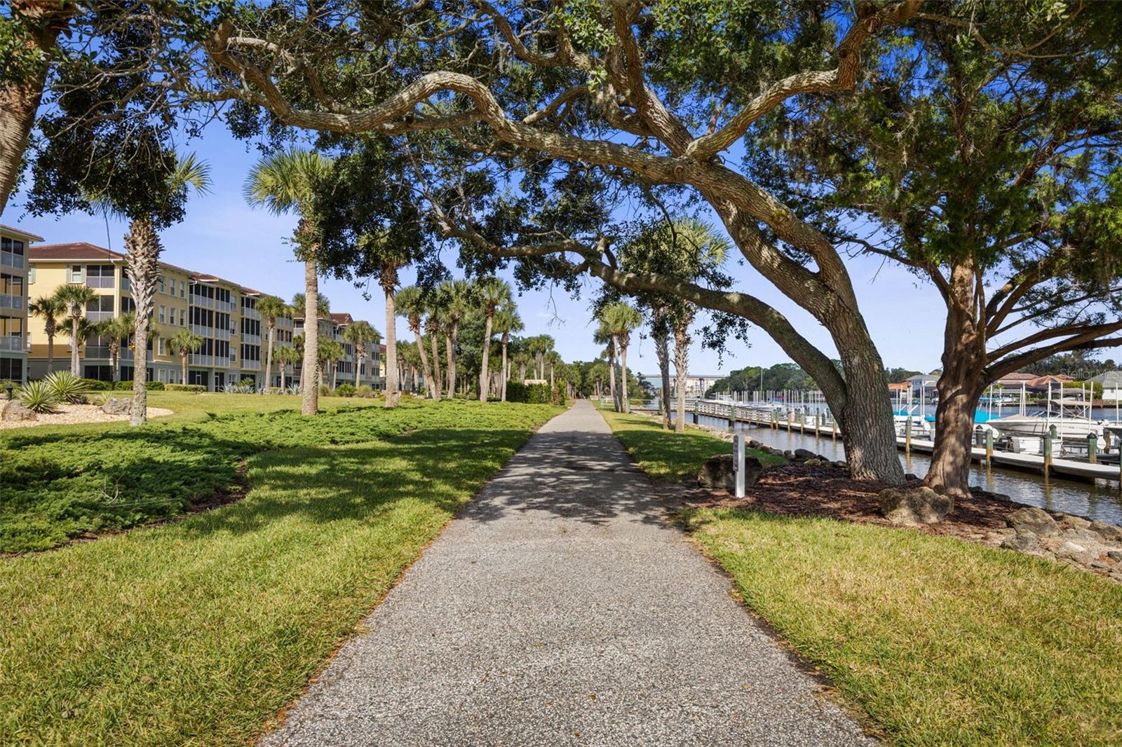 CANOPY WALK - Residential
