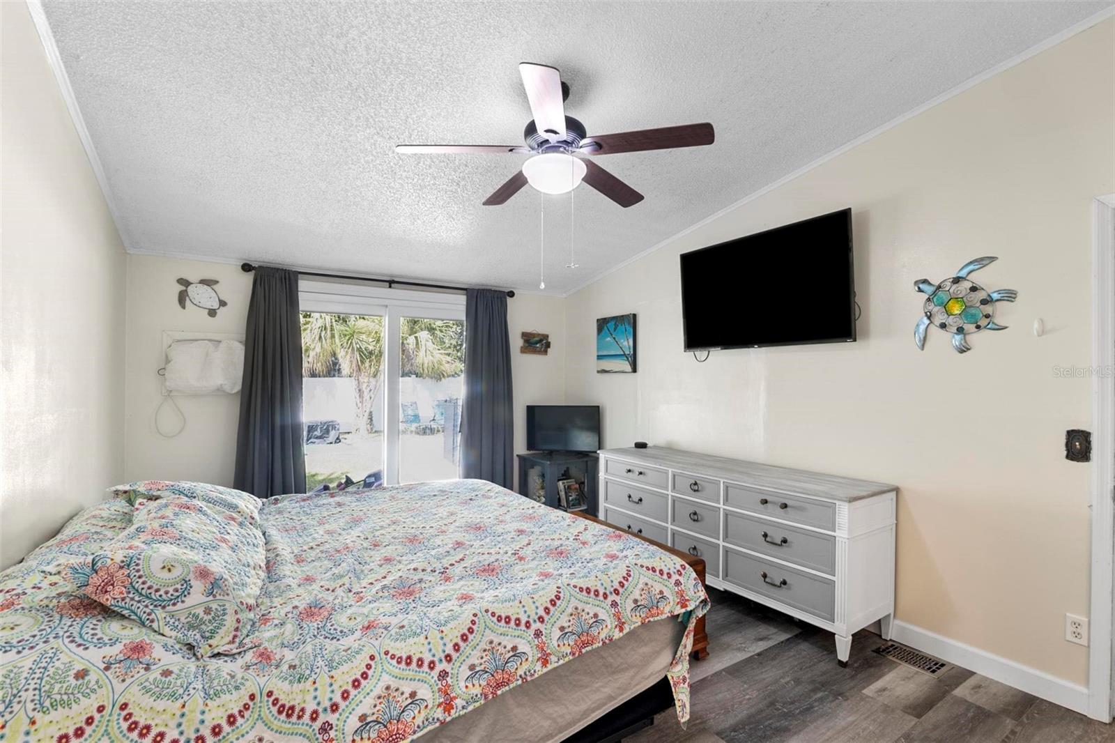 4742 - FL SHORES-BETWEEN 17TH&AMP;AND20THS - Residential