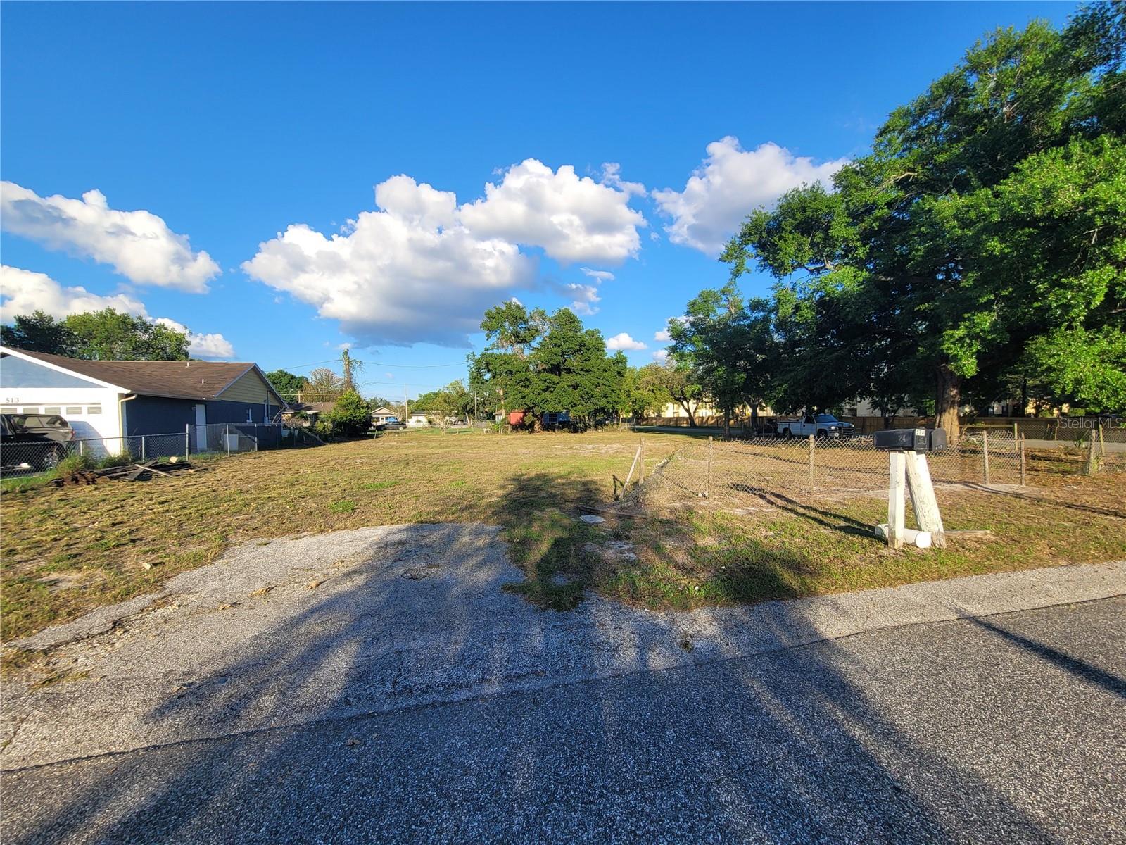 Build Your Dream in West Orlando! Flat 50x140 ft. lot with impact fee credits (save on building costs). Water & electric available, septic needed. Close to shopping, attractions, and downtown Orlando. Adjacent lot also for sale-buy both for more space or investment potential!
Vacant Residential Lot in Orlando. Build Your Dream or Investment Property.