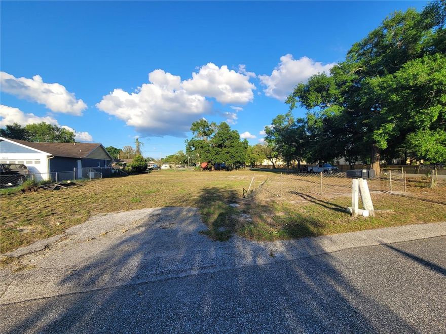 Build Your Dream in West Orlando! Flat 50x140 ft. lot with impact fee credits (save on building costs). Water & electric available, septic needed. Close to shopping, attractions, and downtown Orlando. Adjacent lot also for sale-buy both for more space or investment potential!
Vacant Residential Lot in Orlando. Build Your Dream or Investment Property.