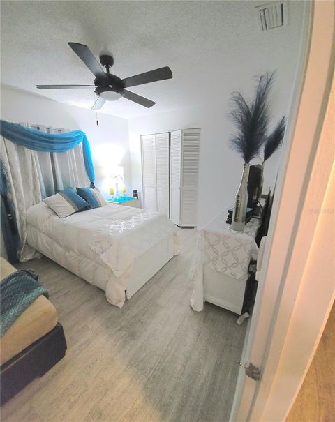 Single Family Residence in ST PETERSBURG FL 5219 4TH STREET 17.jpg