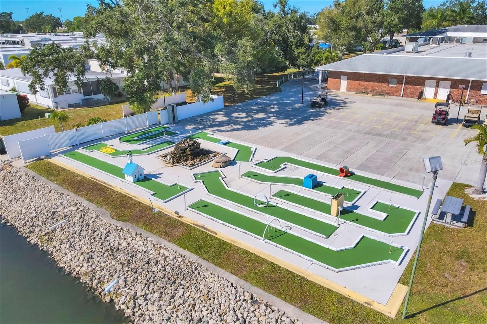 OAKWOOD MANOR - Residential