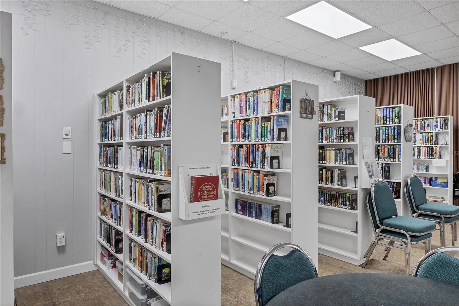 OAKWOOD MANOR - Residential