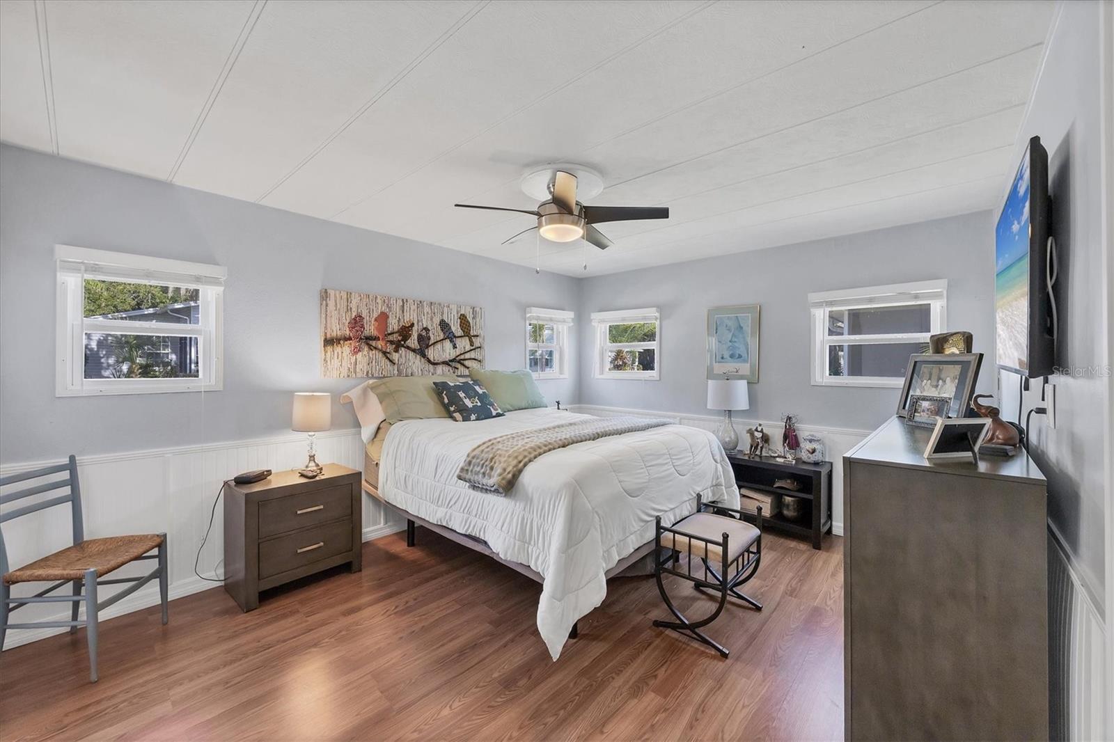 OAKWOOD MANOR - Residential