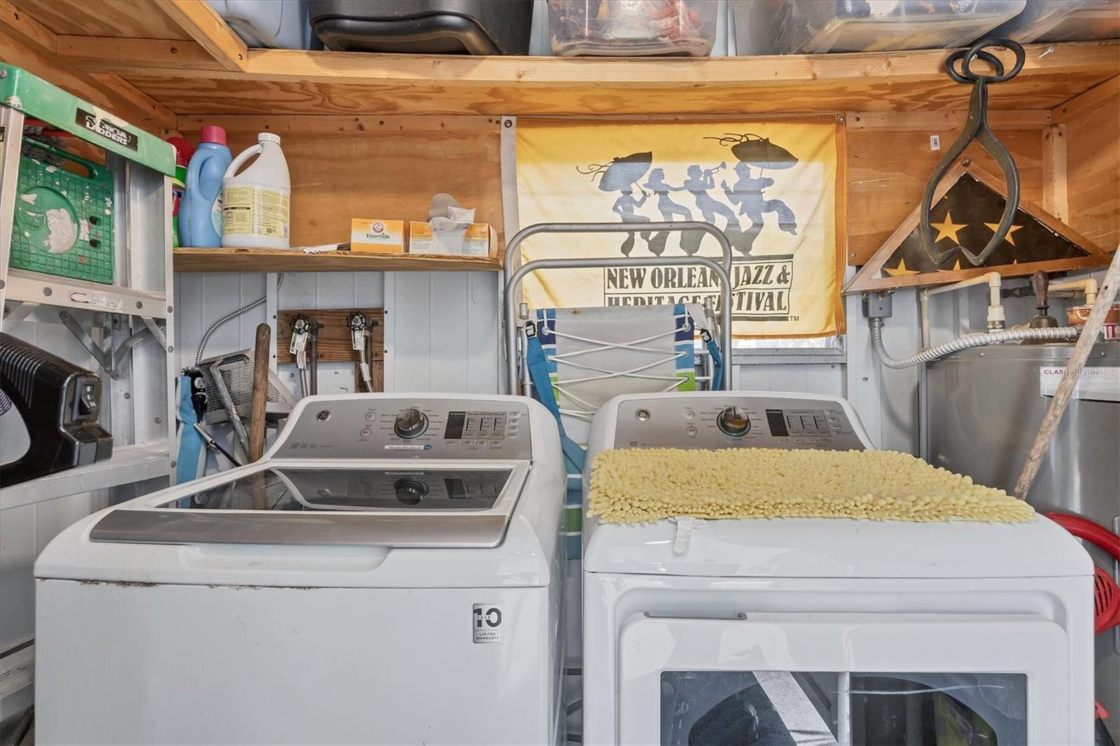 OAKWOOD MANOR - Residential