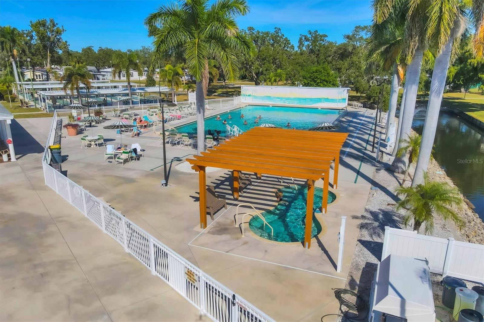 OAKWOOD MANOR - Residential