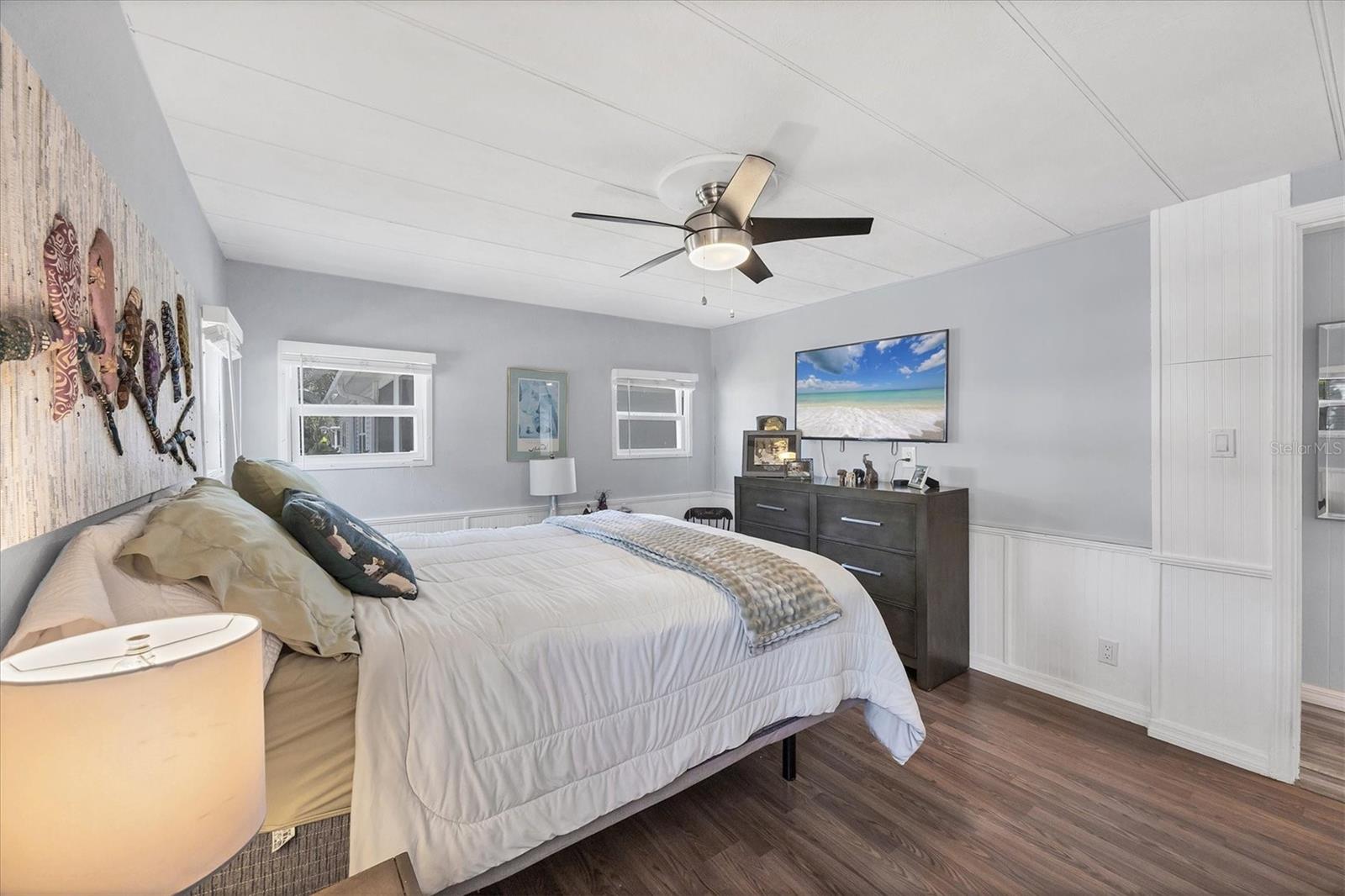 OAKWOOD MANOR - Residential