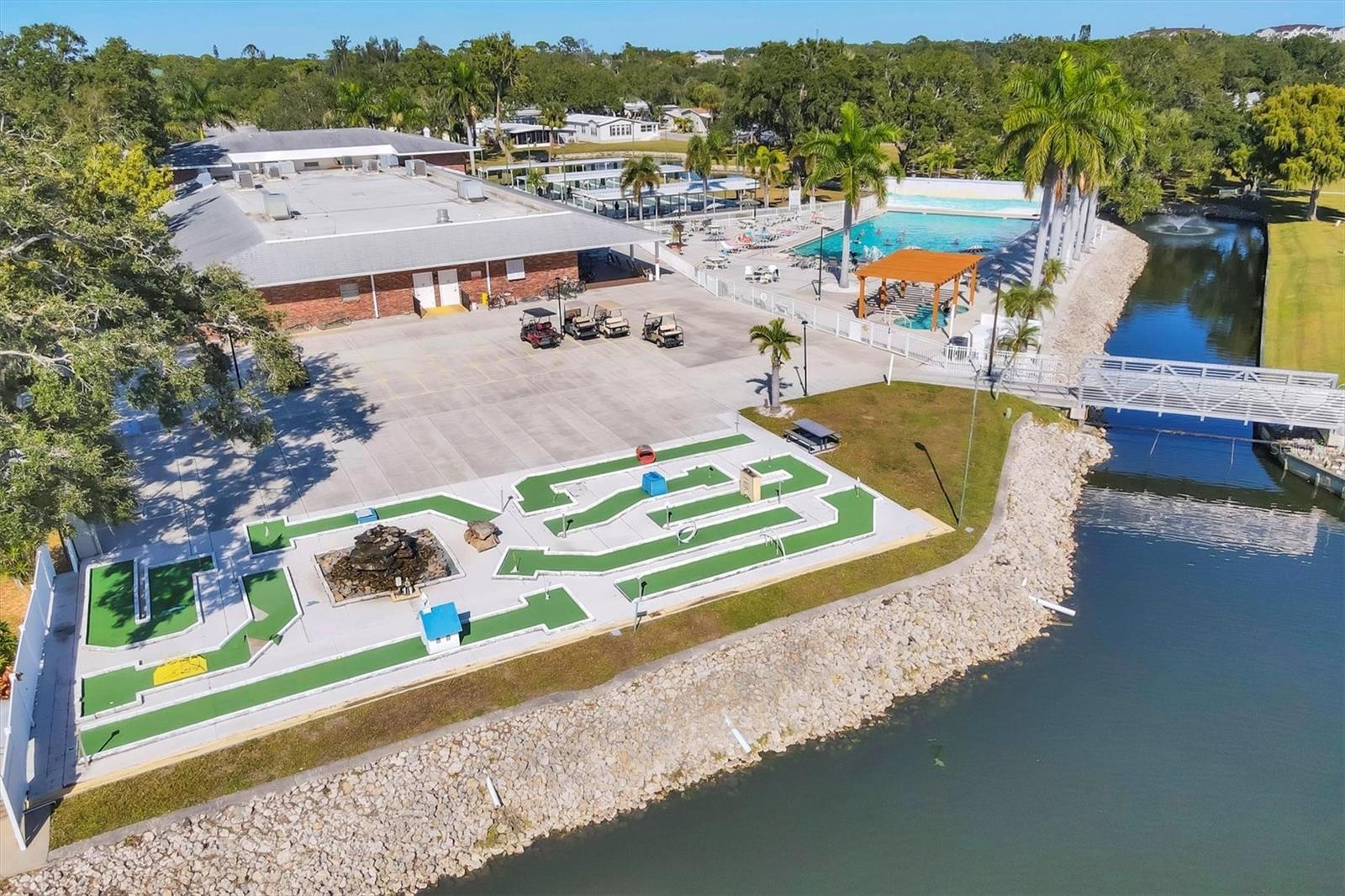 OAKWOOD MANOR - Residential