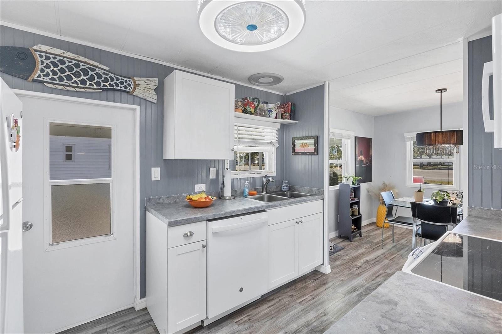 OAKWOOD MANOR - Residential