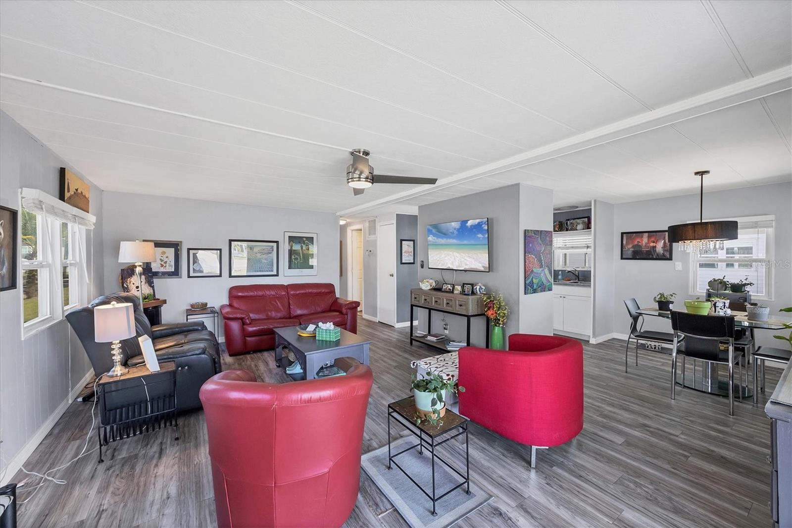 OAKWOOD MANOR - Residential