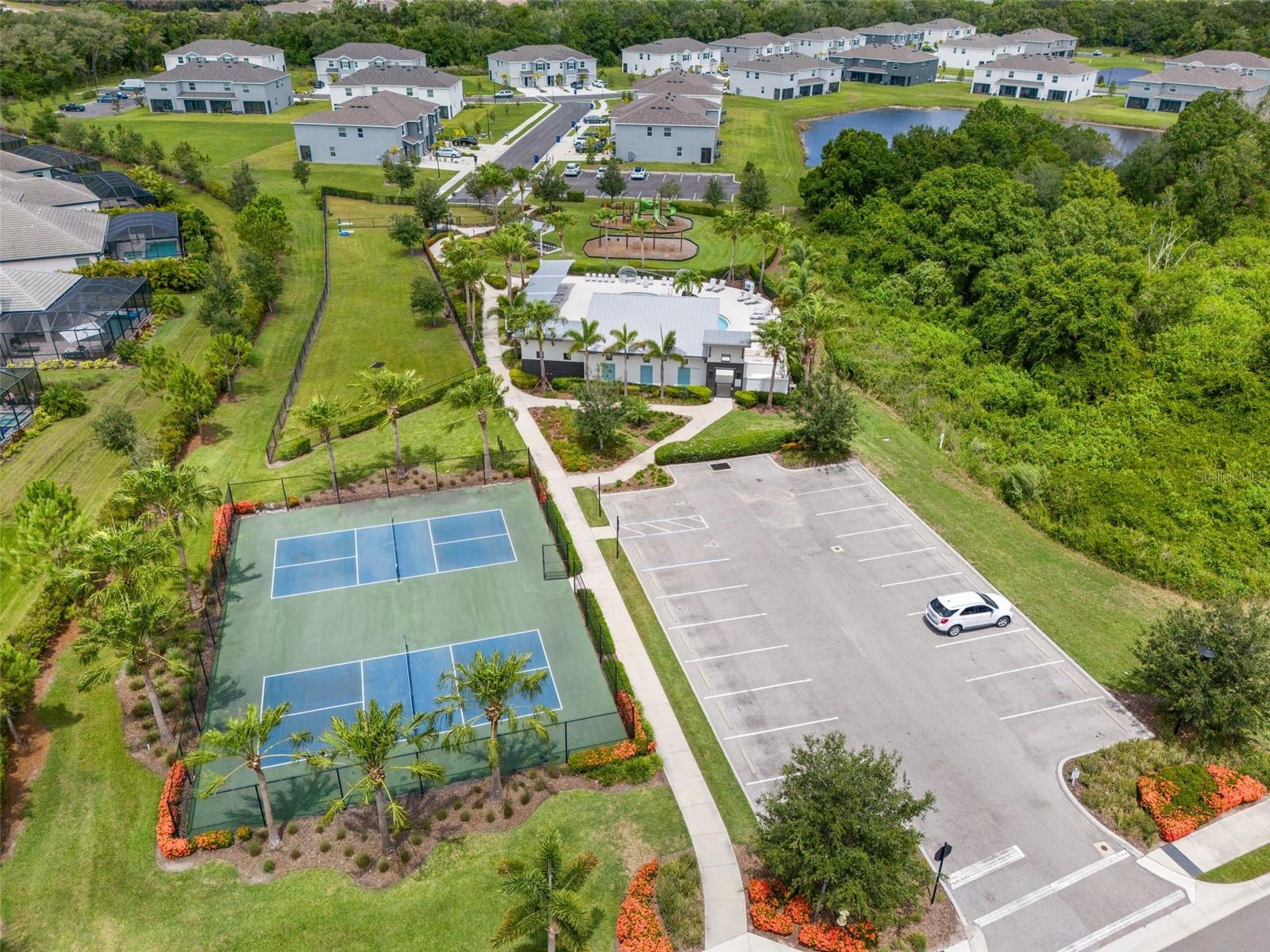 WOODLEAF HAMMOCK IN LAKEWOOD RANCH - Residential