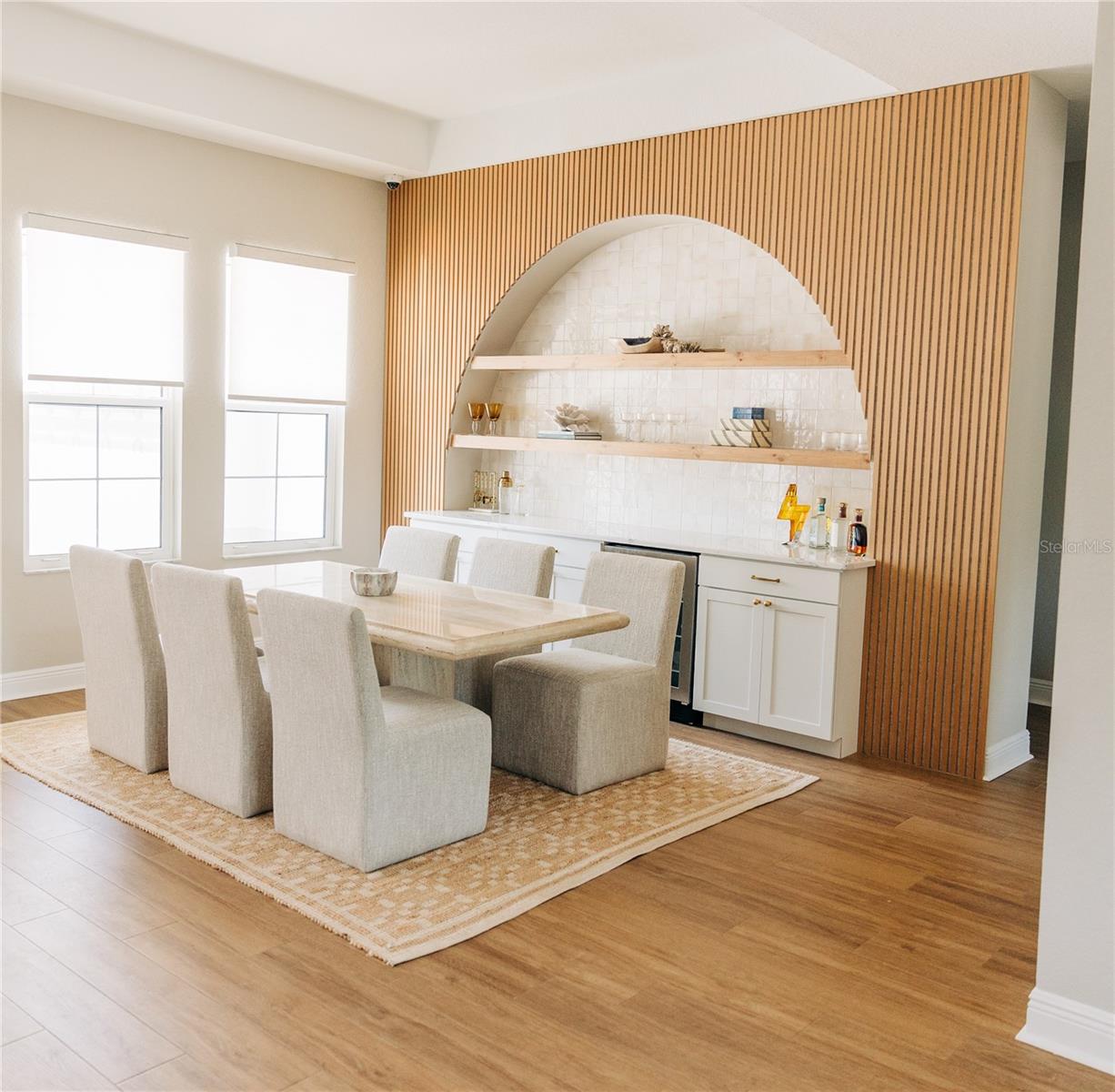 1154 KINGS WAY DRIVE