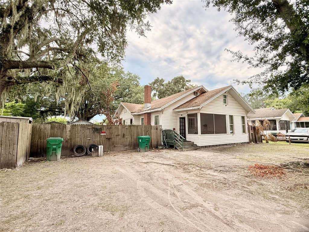 Photo of 208 3rd Street, Winter Garden, FL 34787 (MLS # O6435218)