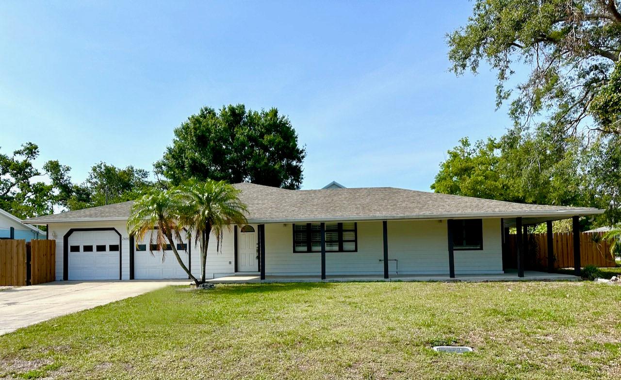 Located in the highly sought after Arlington park neighborhood, this 3-bedroom, 2-bathroom home is just over 2000 square feet with an office, swimming pool and large two-car garage. This home has a spacious open floor plan, fenced yard and brand new roof.
This home is walking distance to Arlington Park and close to downtown Sarasota and Sarasota Memorial Hospital. Also a short drive away is St. Armands, Lido Beach, and Siesta Key. This is a great opportunity to invest in a growing area where new homes worth millions are your neighbors.