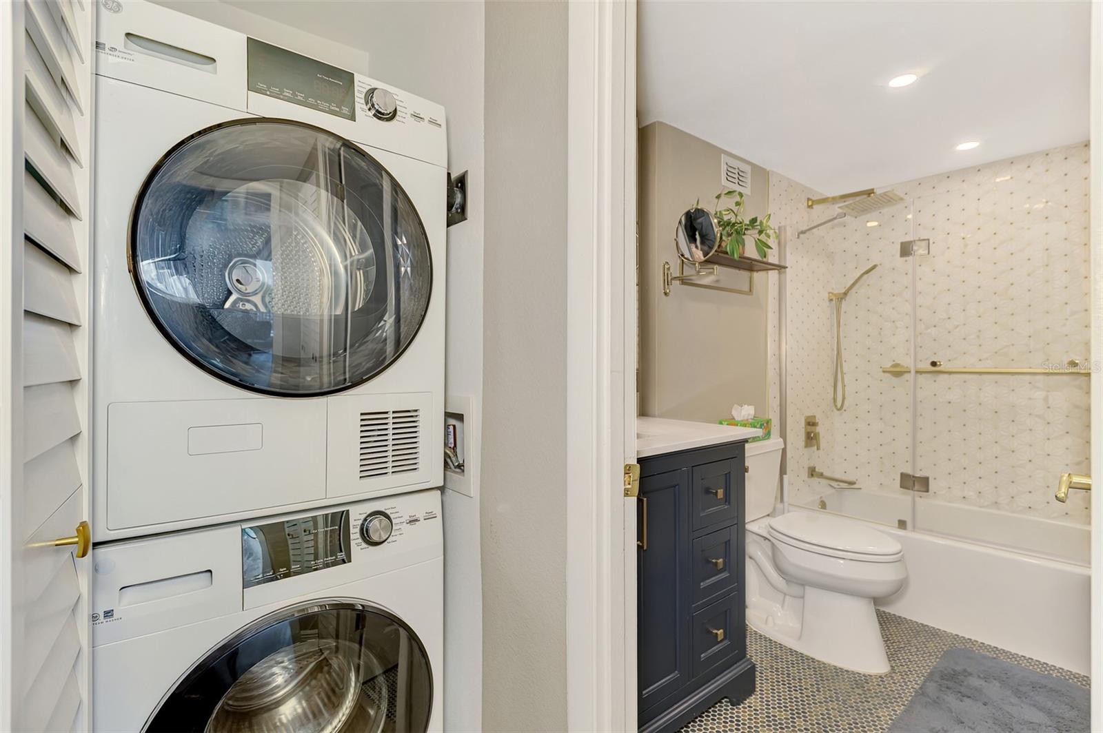 HARBOR TOWERS Y & R - Residential