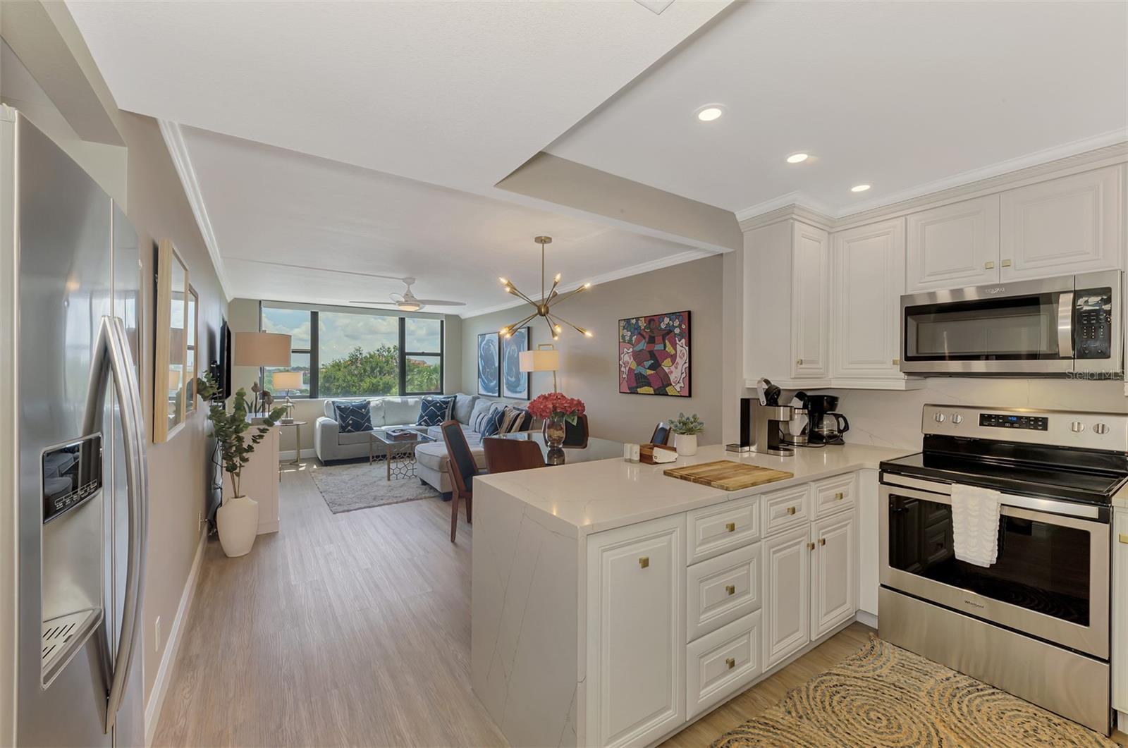 HARBOR TOWERS Y & R - Residential