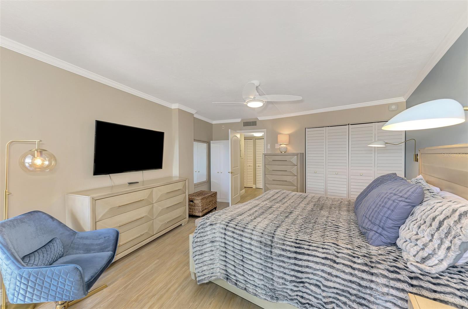 HARBOR TOWERS Y & R - Residential