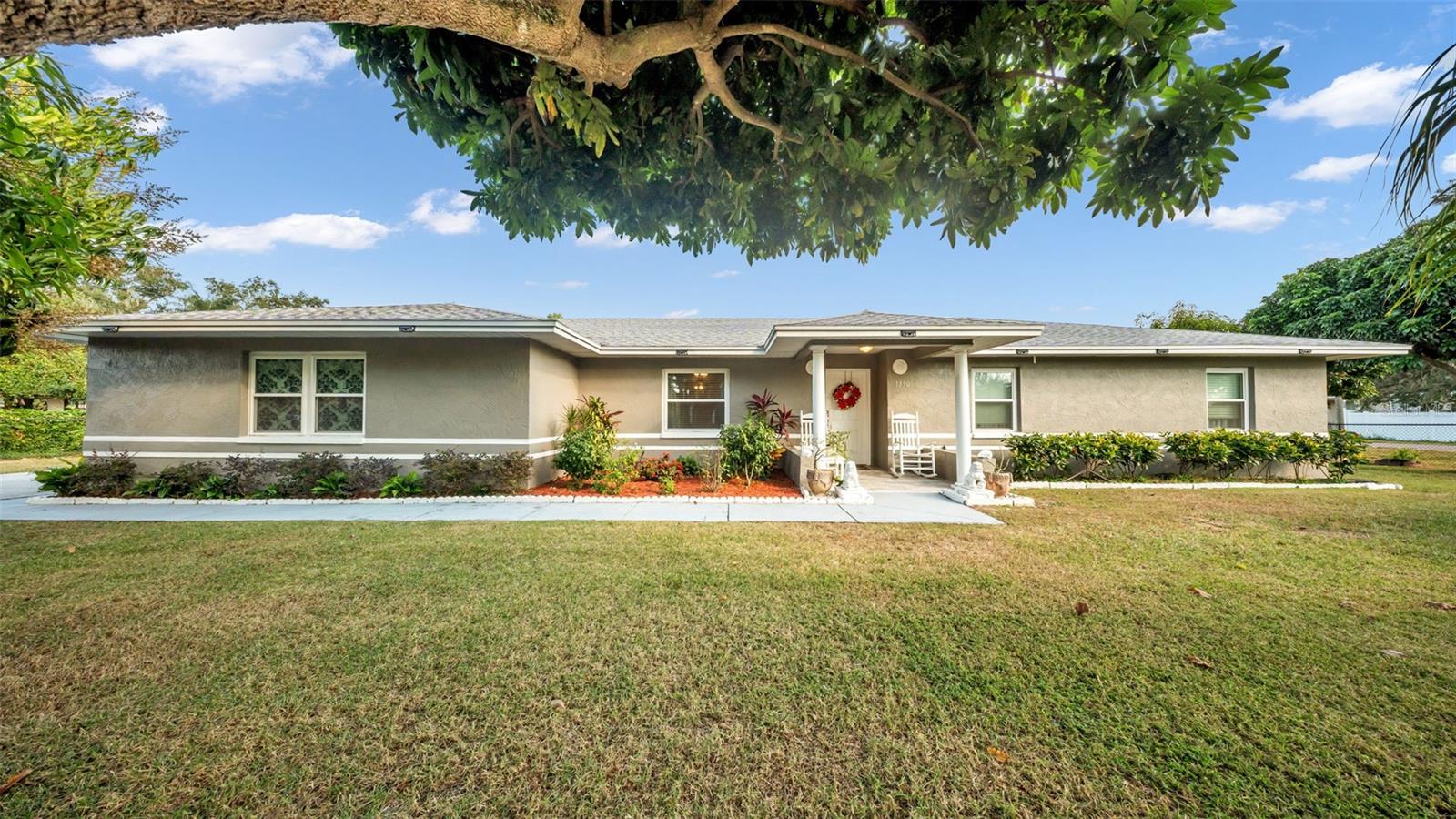 LAWNDALE - Residential