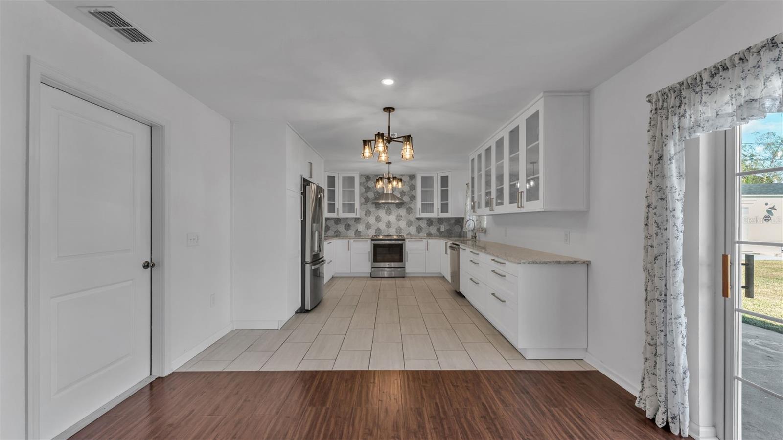 LAWNDALE - Residential