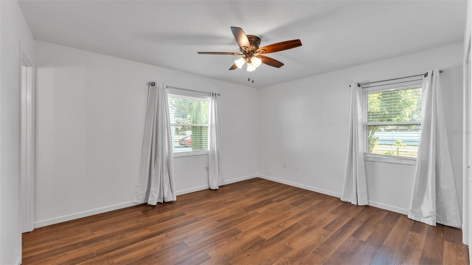 LAWNDALE - Residential