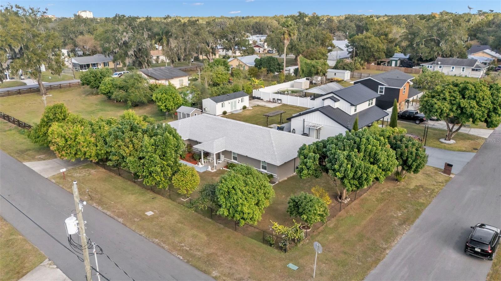 LAWNDALE - Residential