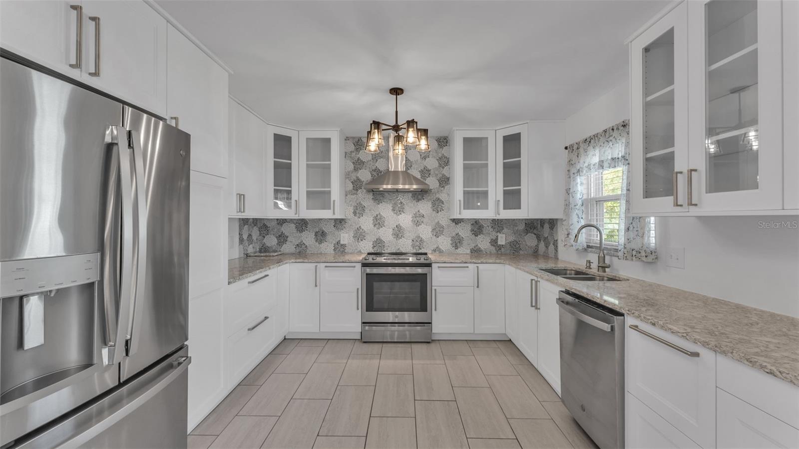 LAWNDALE - Residential