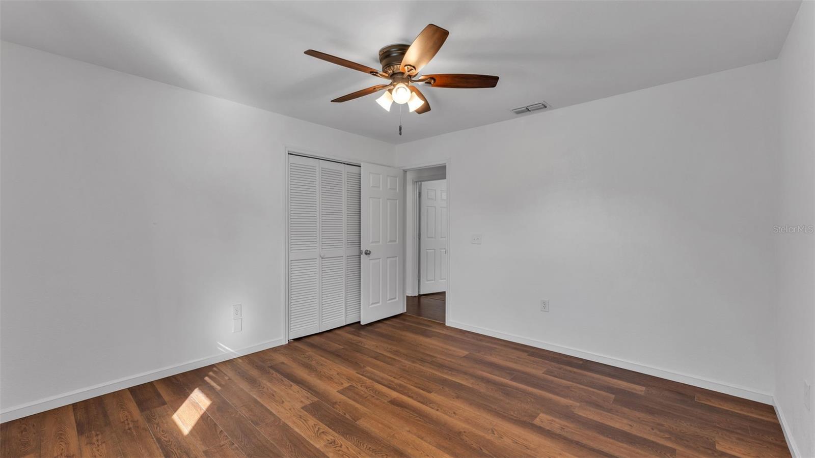 LAWNDALE - Residential