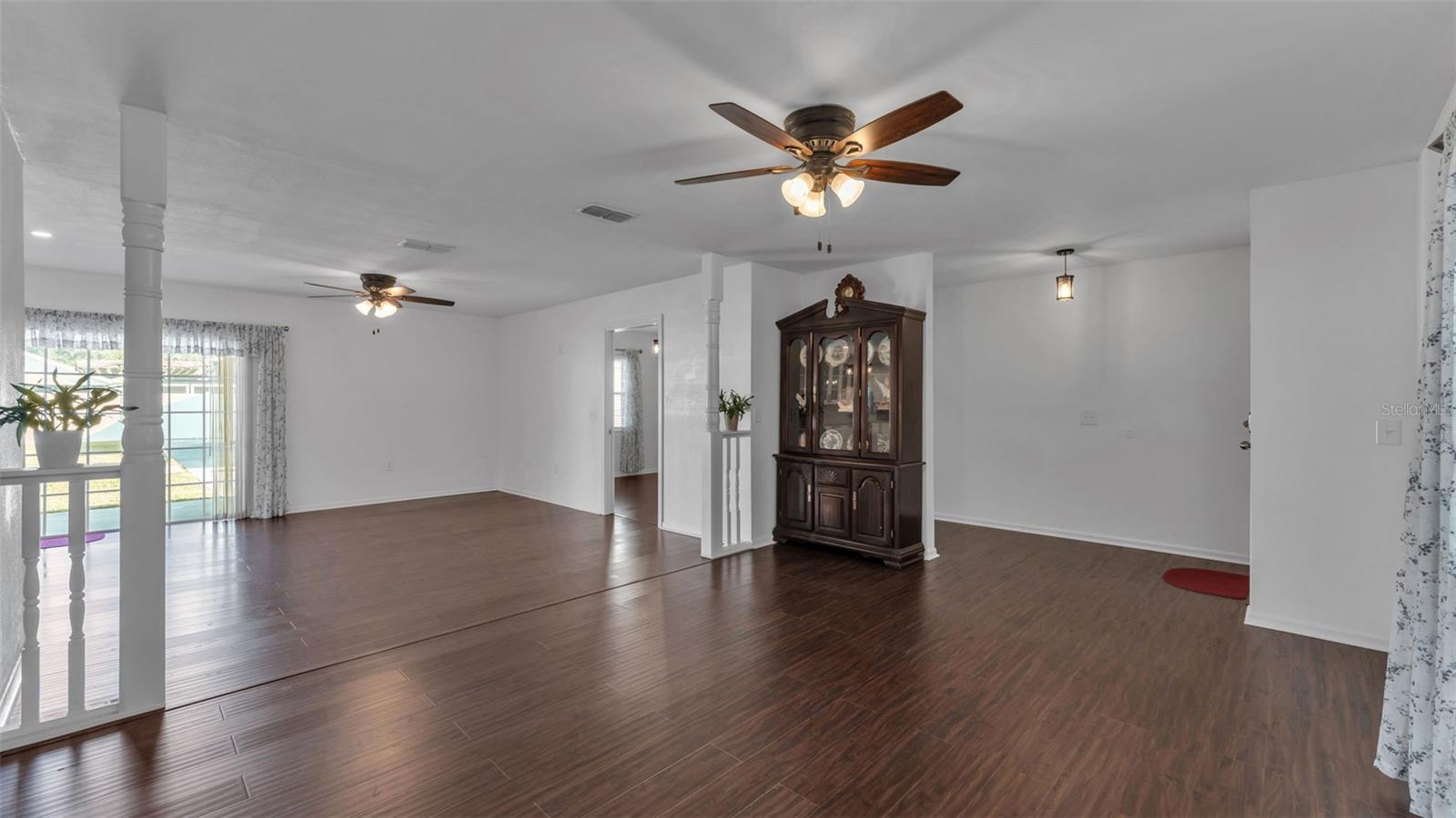 LAWNDALE - Residential