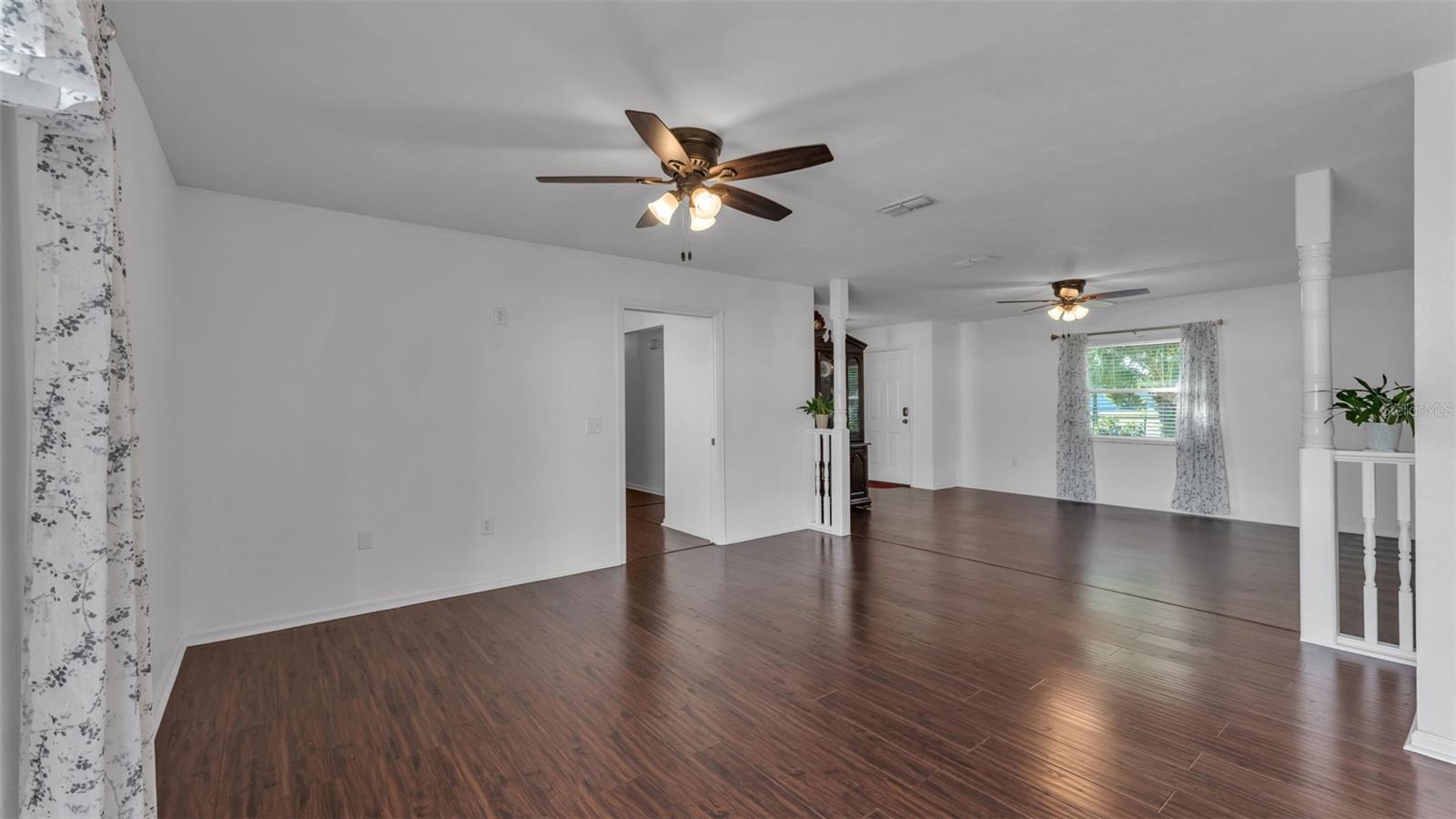 LAWNDALE - Residential