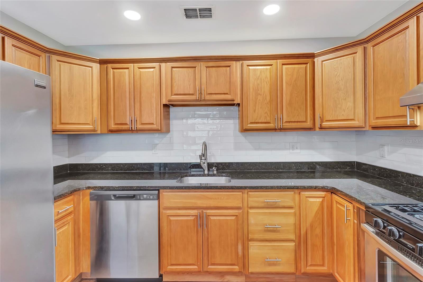 CARVER TOWN - Residential