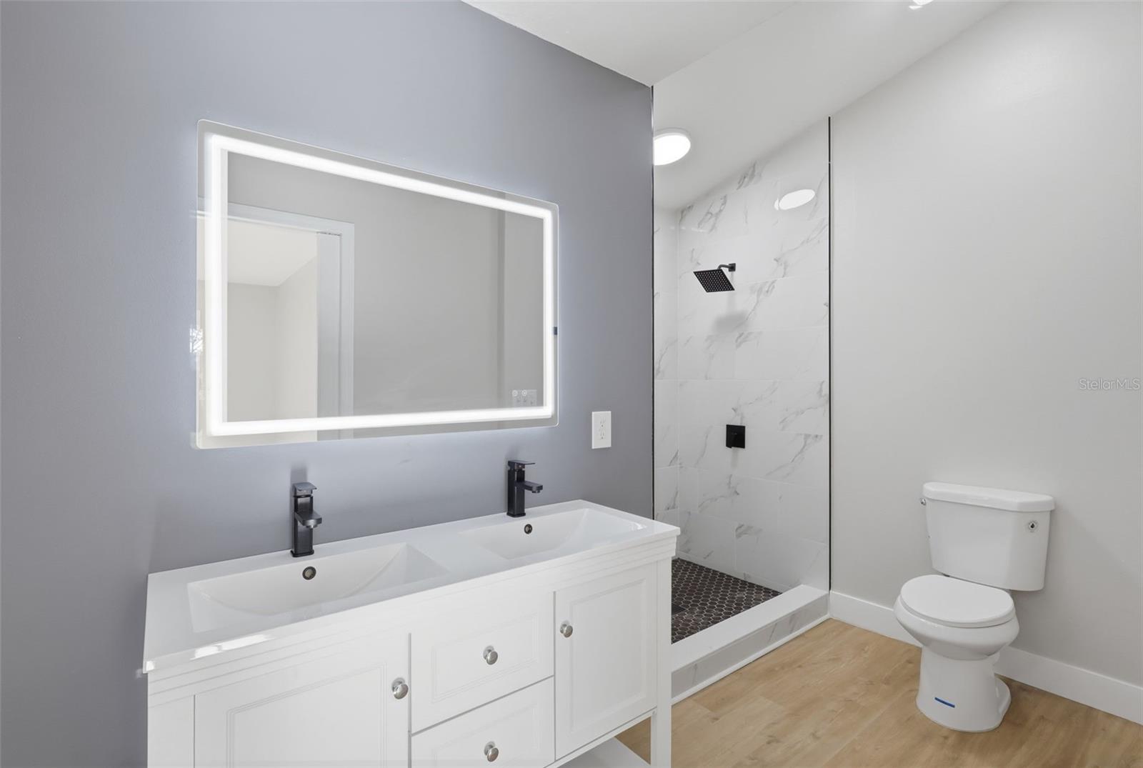 RIVERSIDE ESTATES - Residential