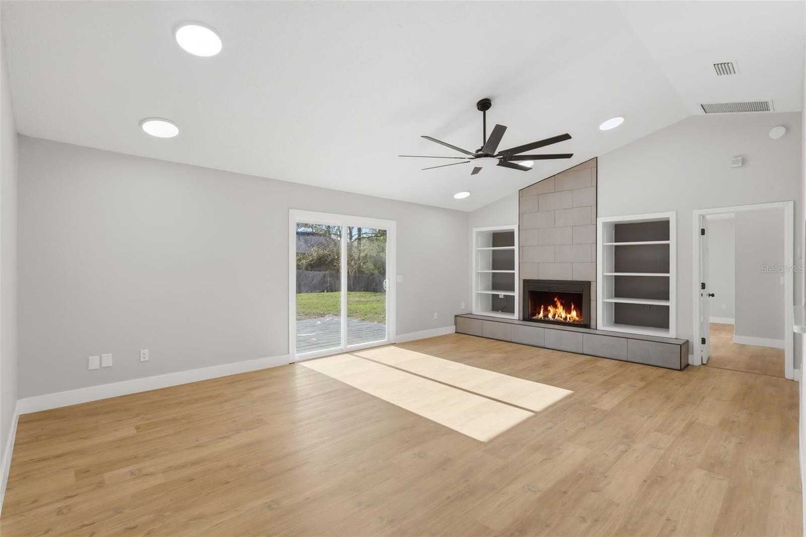 RIVERSIDE ESTATES - Residential