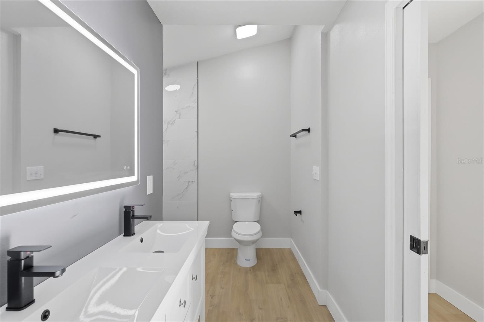 RIVERSIDE ESTATES - Residential