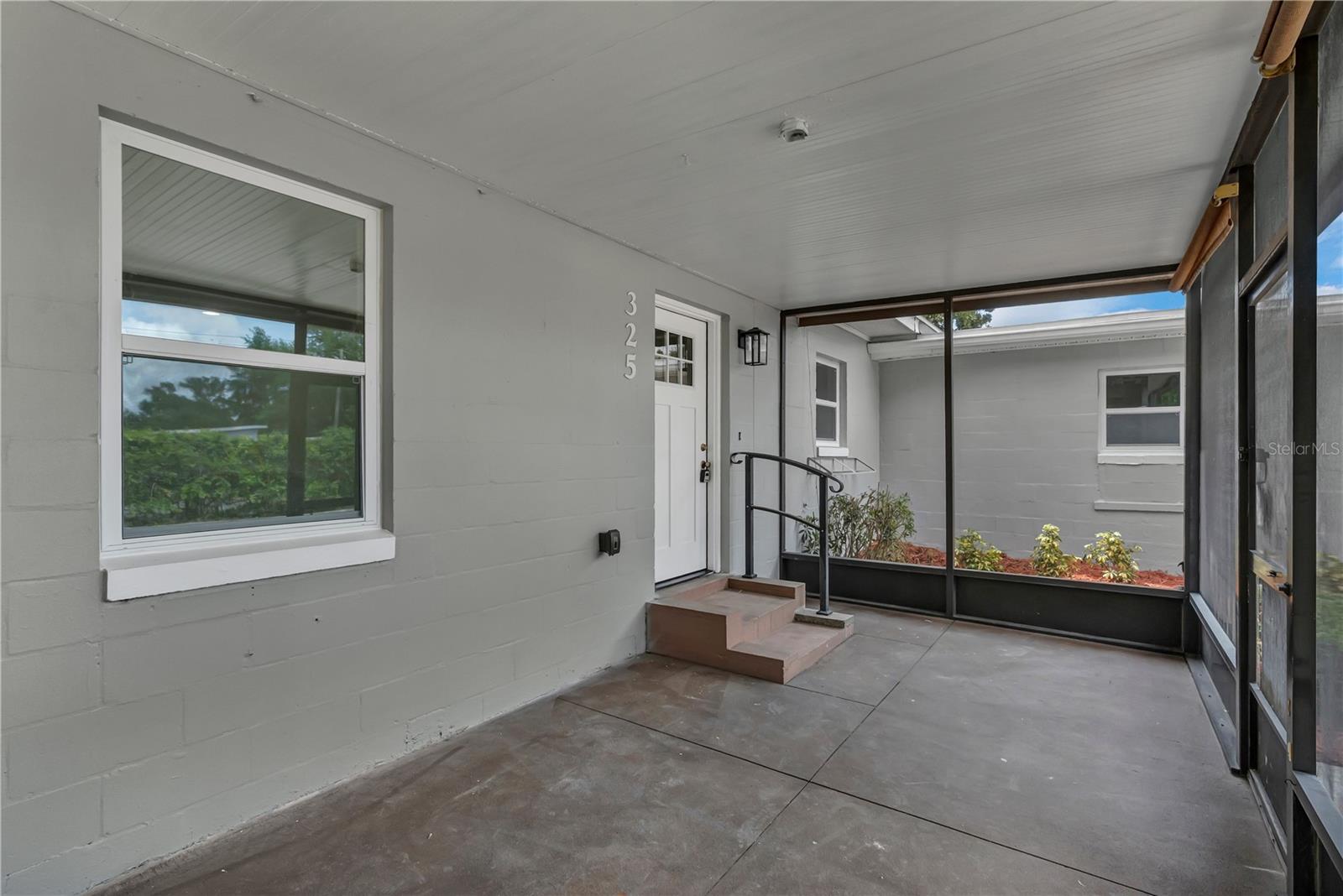 325 N PINE HILLS ROAD