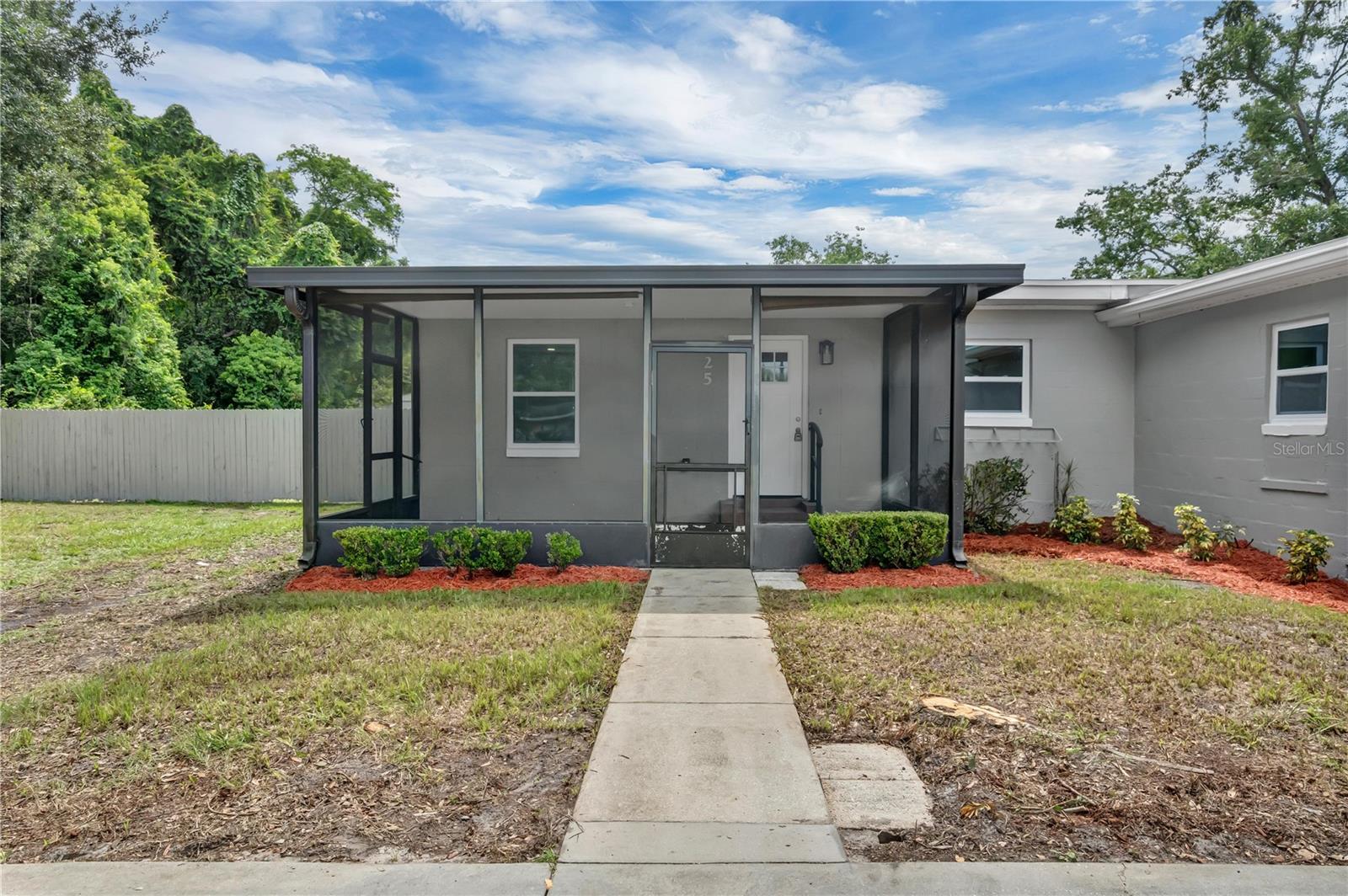 325 N PINE HILLS ROAD