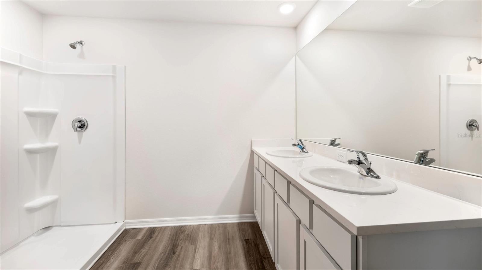 MANDARIN GROVE - Residential