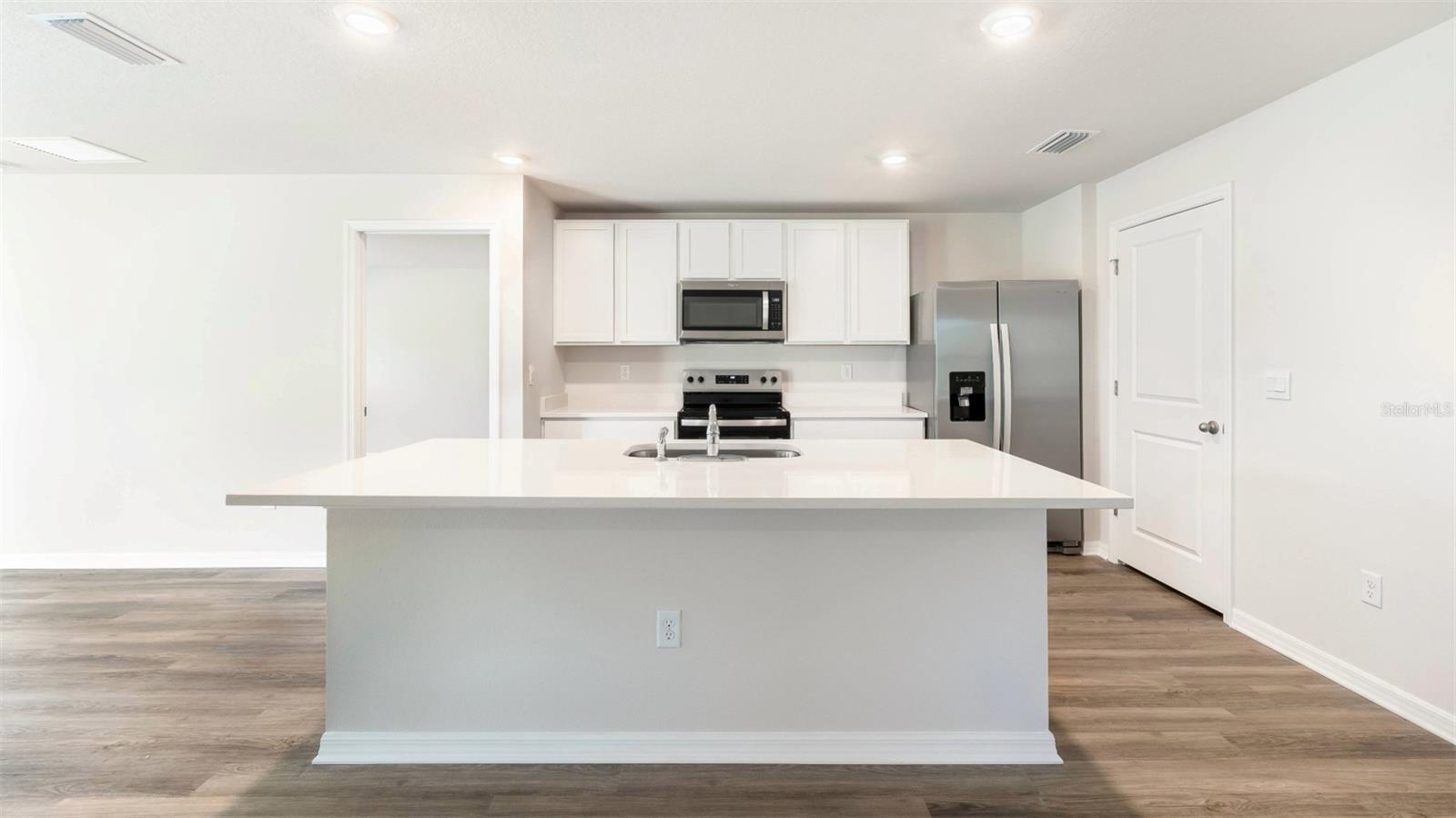 MANDARIN GROVE - Residential