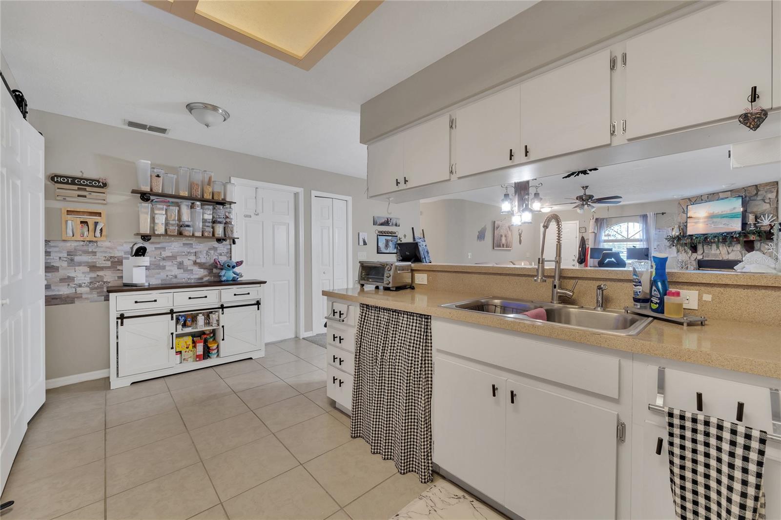 CLUB VILLAS CONDO - Residential