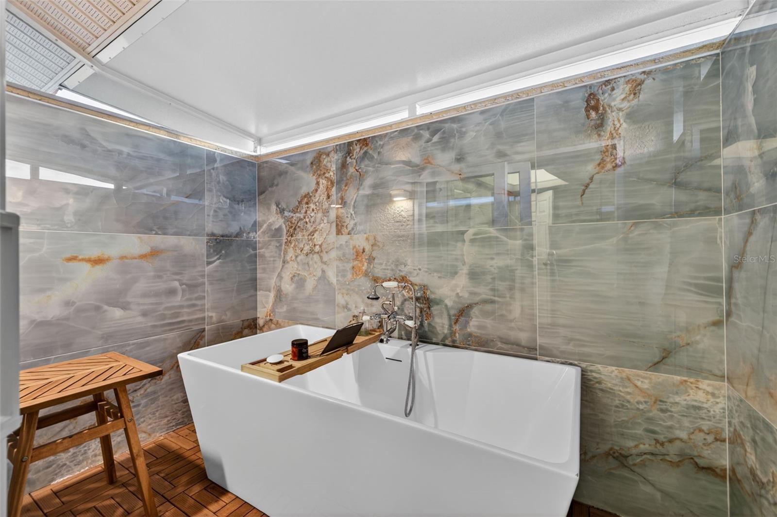 VENETIAN ISLES - Residential