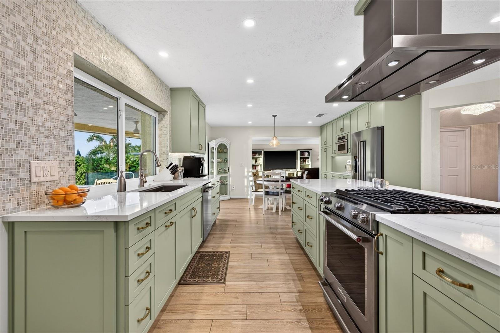 VENETIAN ISLES - Residential