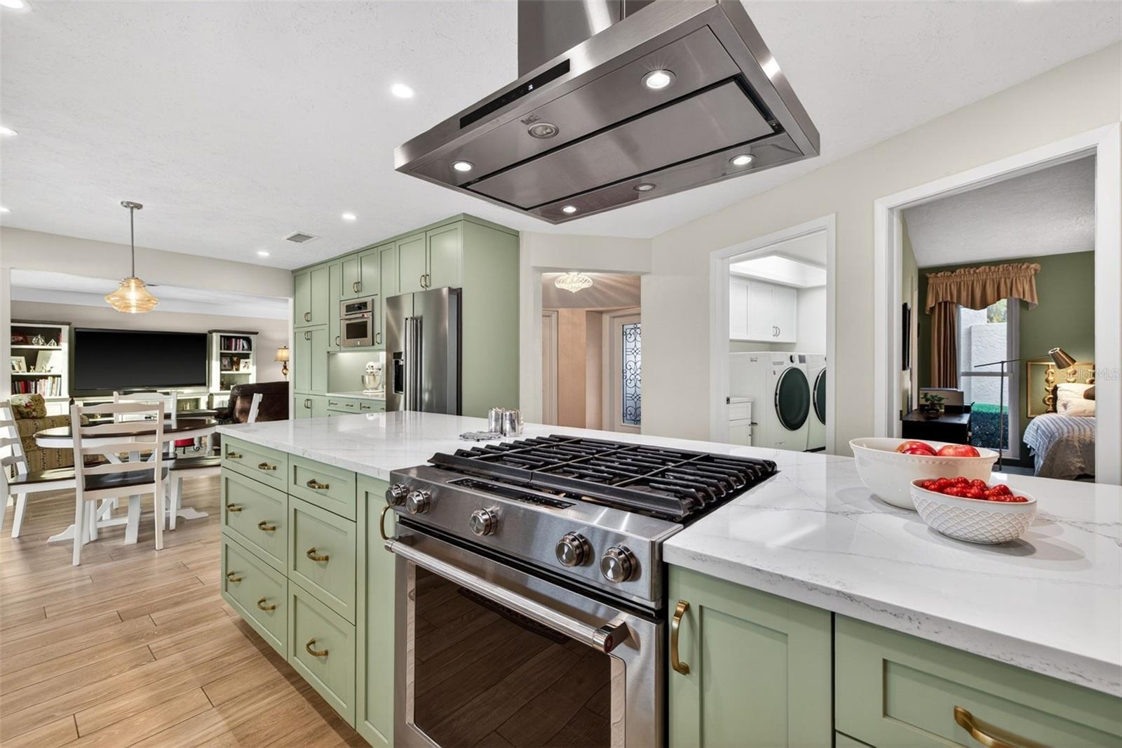 VENETIAN ISLES - Residential