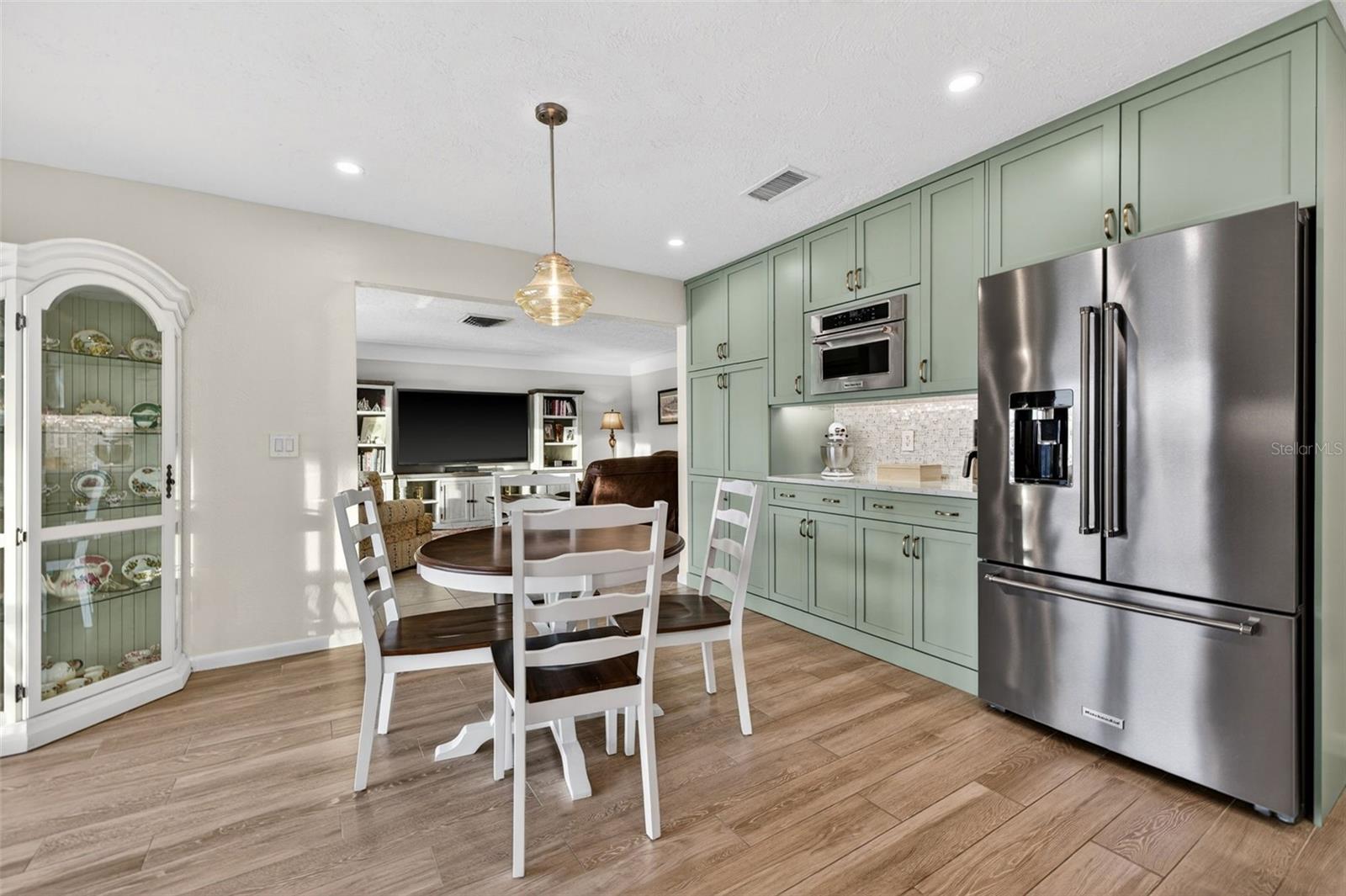 VENETIAN ISLES - Residential