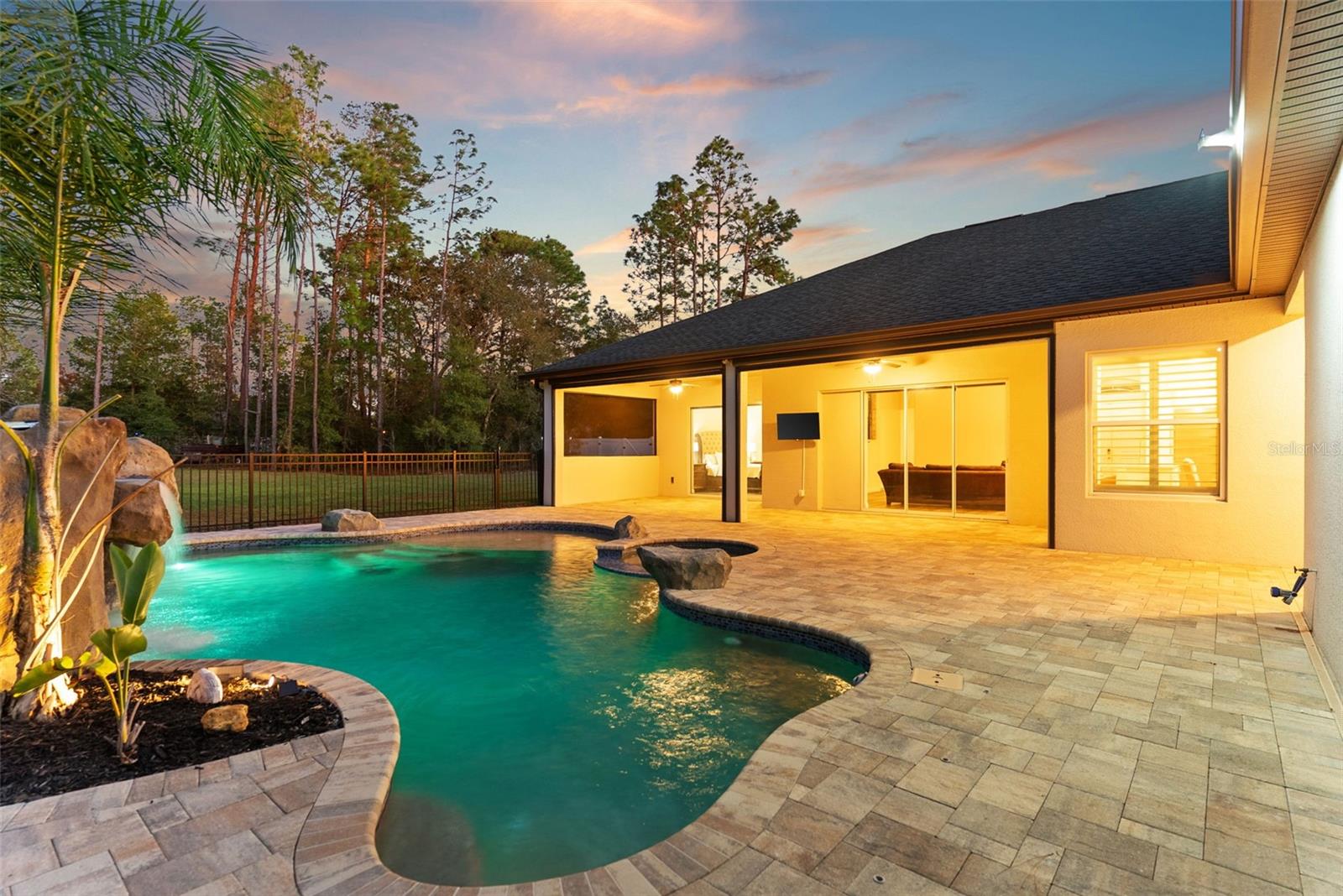 ROYAL PALM ESTATES REPLAT LOTS 18 & 19 - Residential