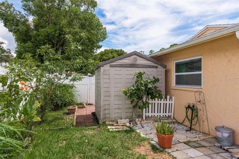 A home in PALM HARBOR