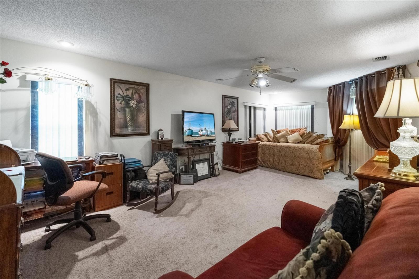 WEYBRIDGE WOODS - Residential