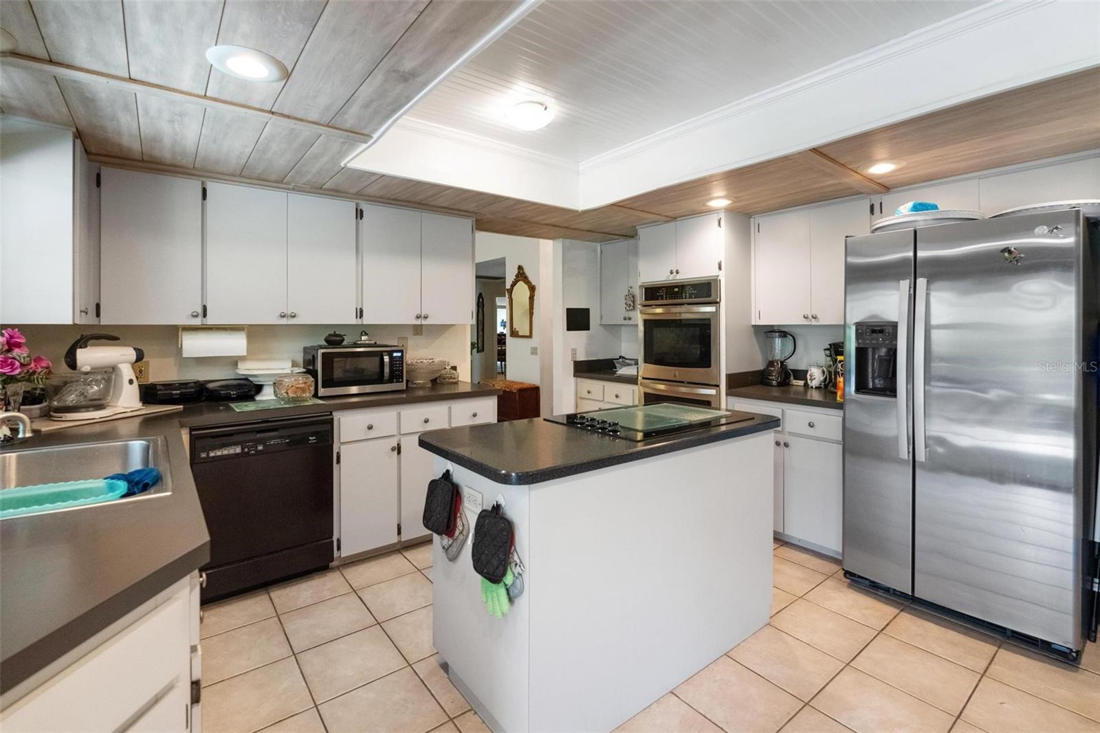 WEYBRIDGE WOODS - Residential