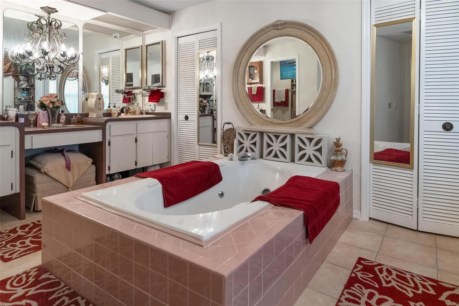 WEYBRIDGE WOODS - Residential