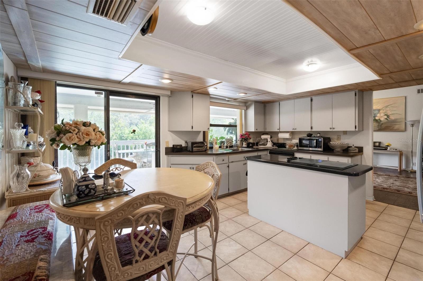 WEYBRIDGE WOODS - Residential