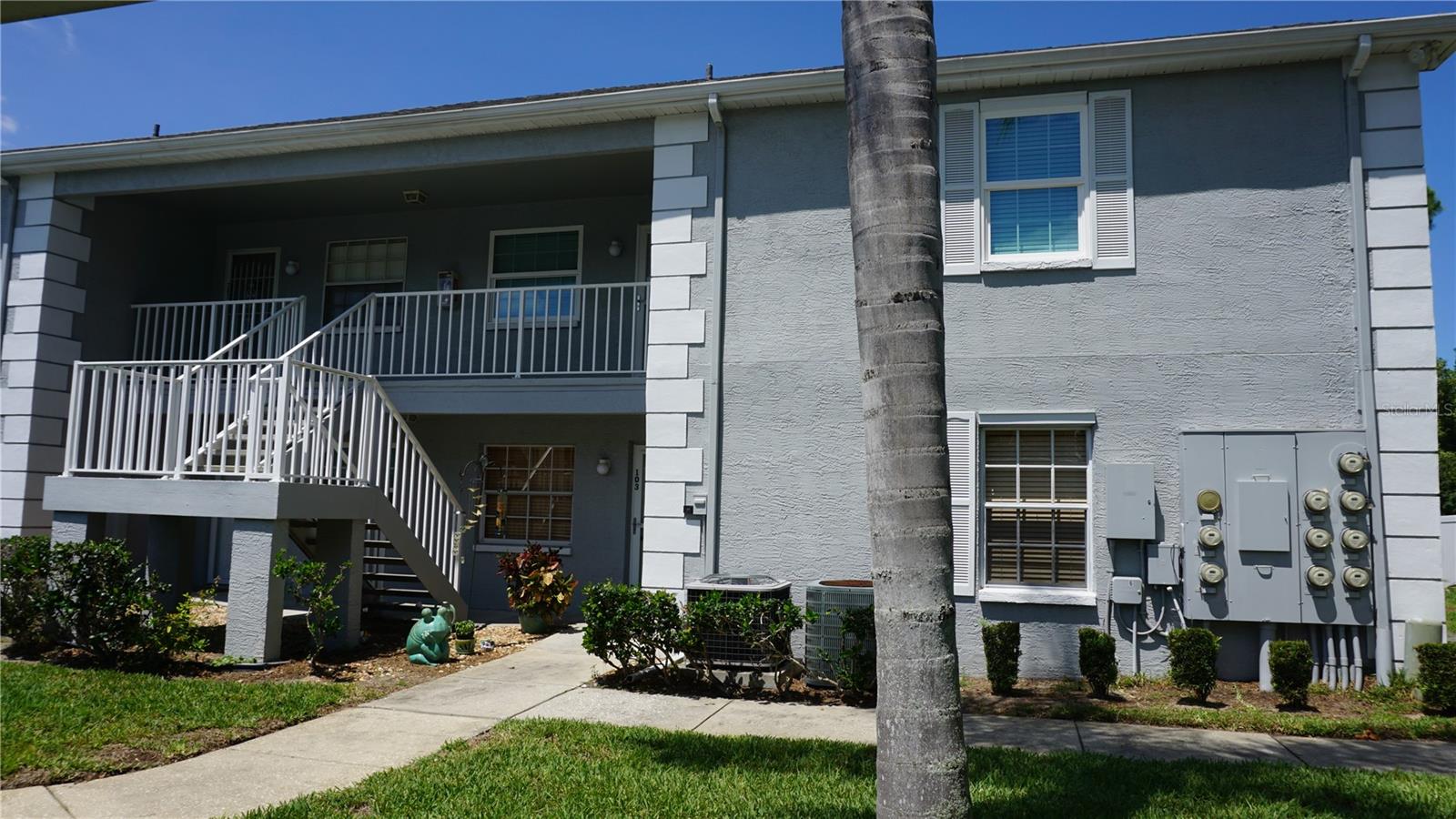 HILLSIDE CONDO - Residential