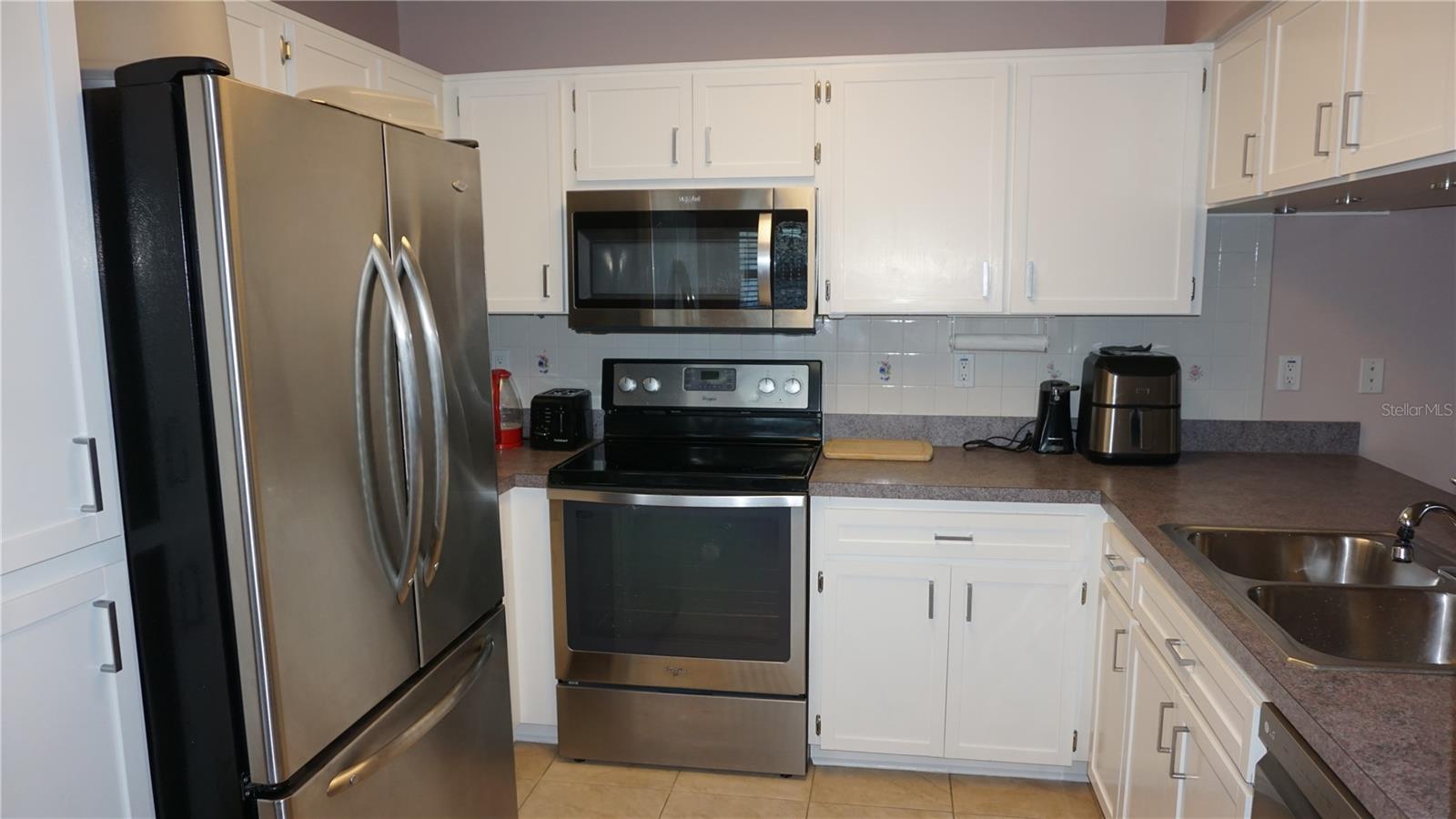 HILLSIDE CONDO - Residential
